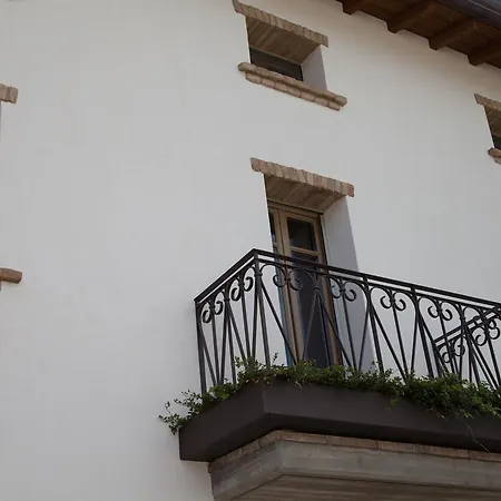 Alloggio per agriturismo Alba Del Borgo *